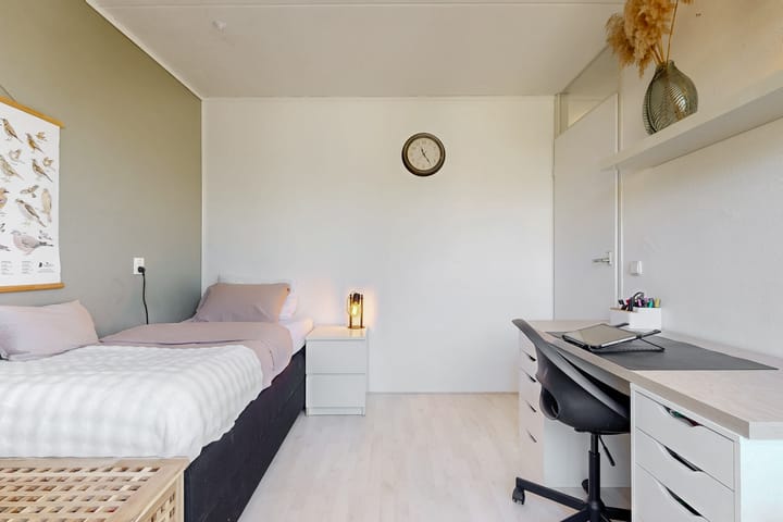 Tussenwoning te koop: Phia Berghoutlaan 34, Oegstgeest
