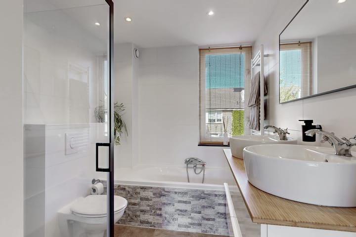Tussenwoning te koop: Phia Berghoutlaan 34, Oegstgeest