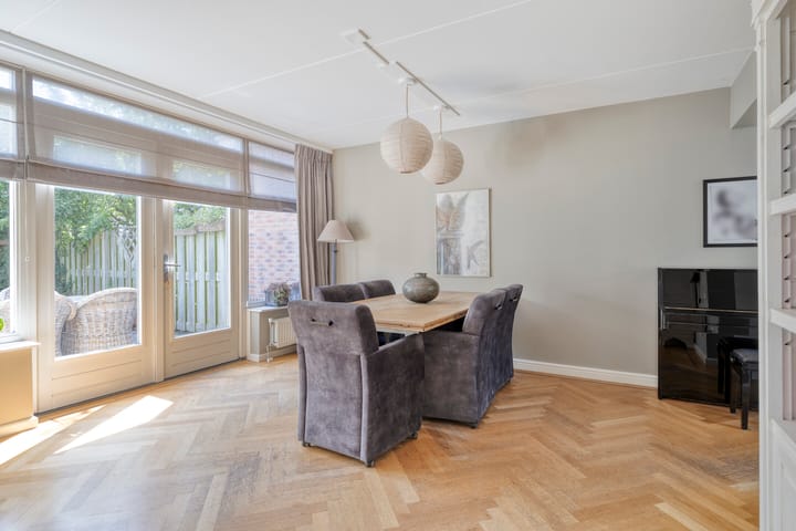 Hoekwoning te koop: Prinses Amaliastraat 1, Benthuizen