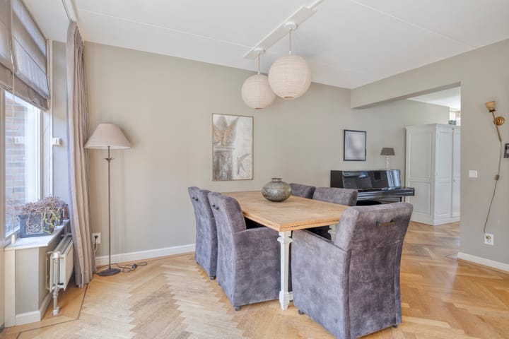 Hoekwoning te koop: Prinses Amaliastraat 1, Benthuizen