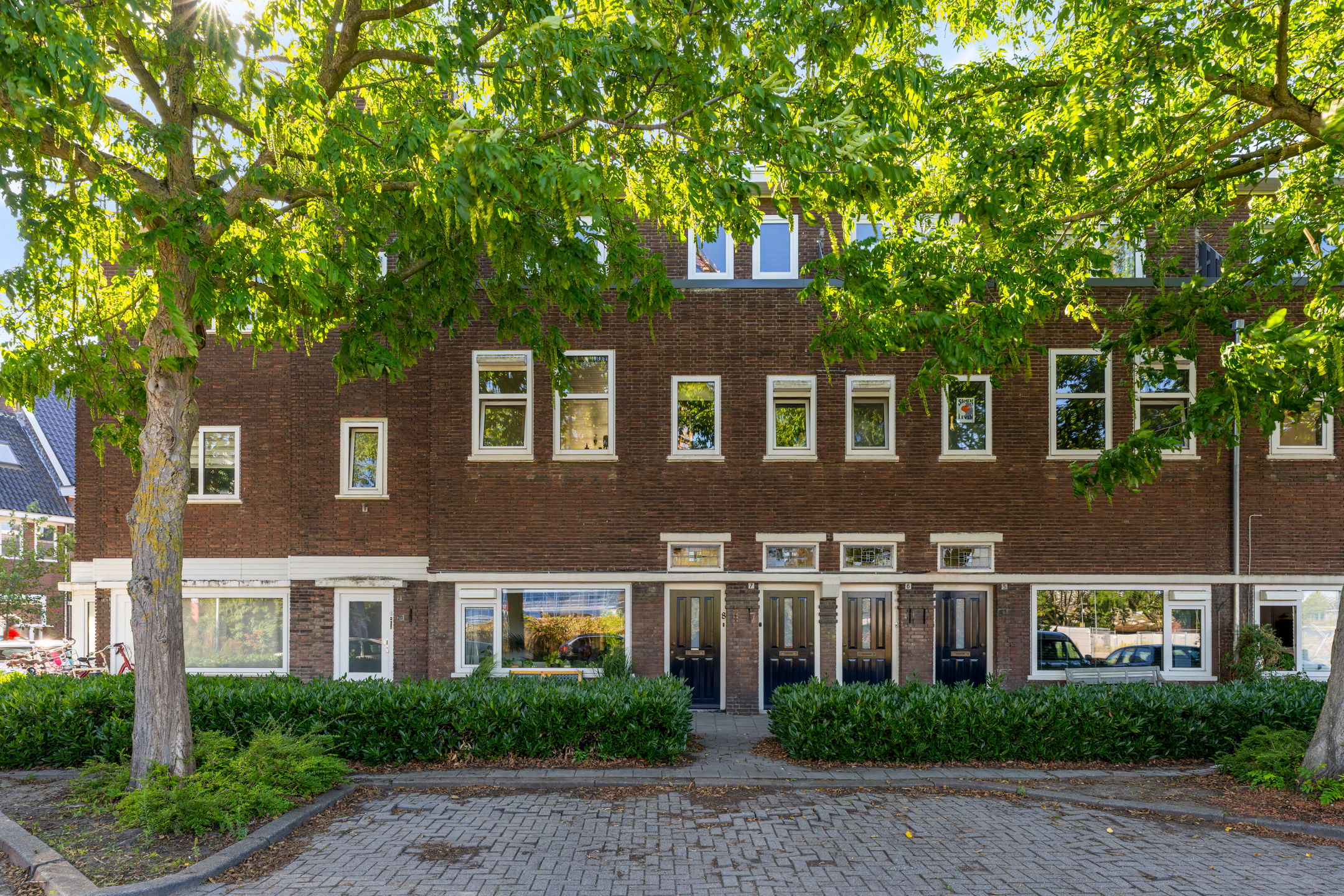 Parallelweg 8 