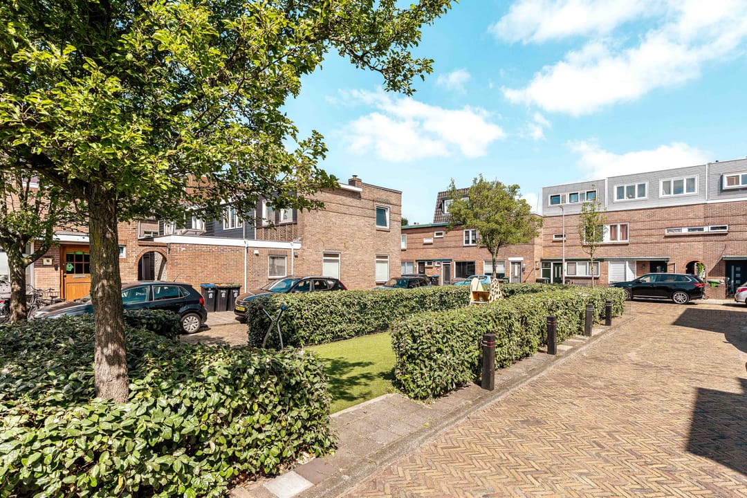 Photo 2 of Van Wassenaerstraat 26