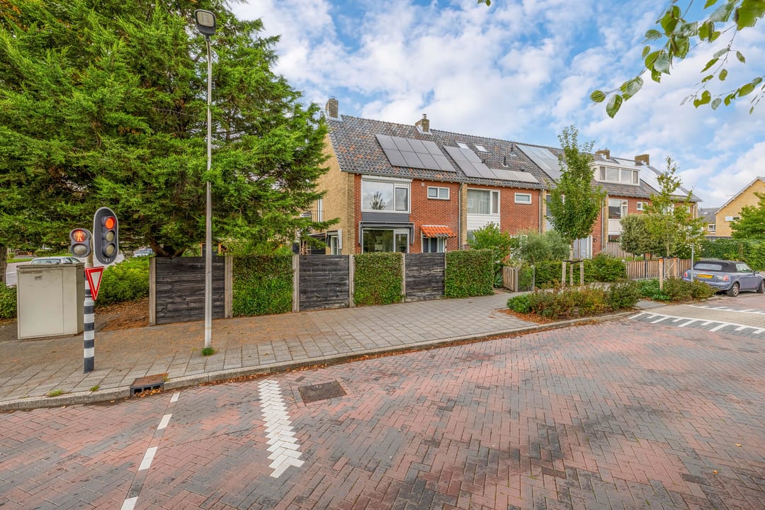 Photo 46 of de Ruijterstraat 1
