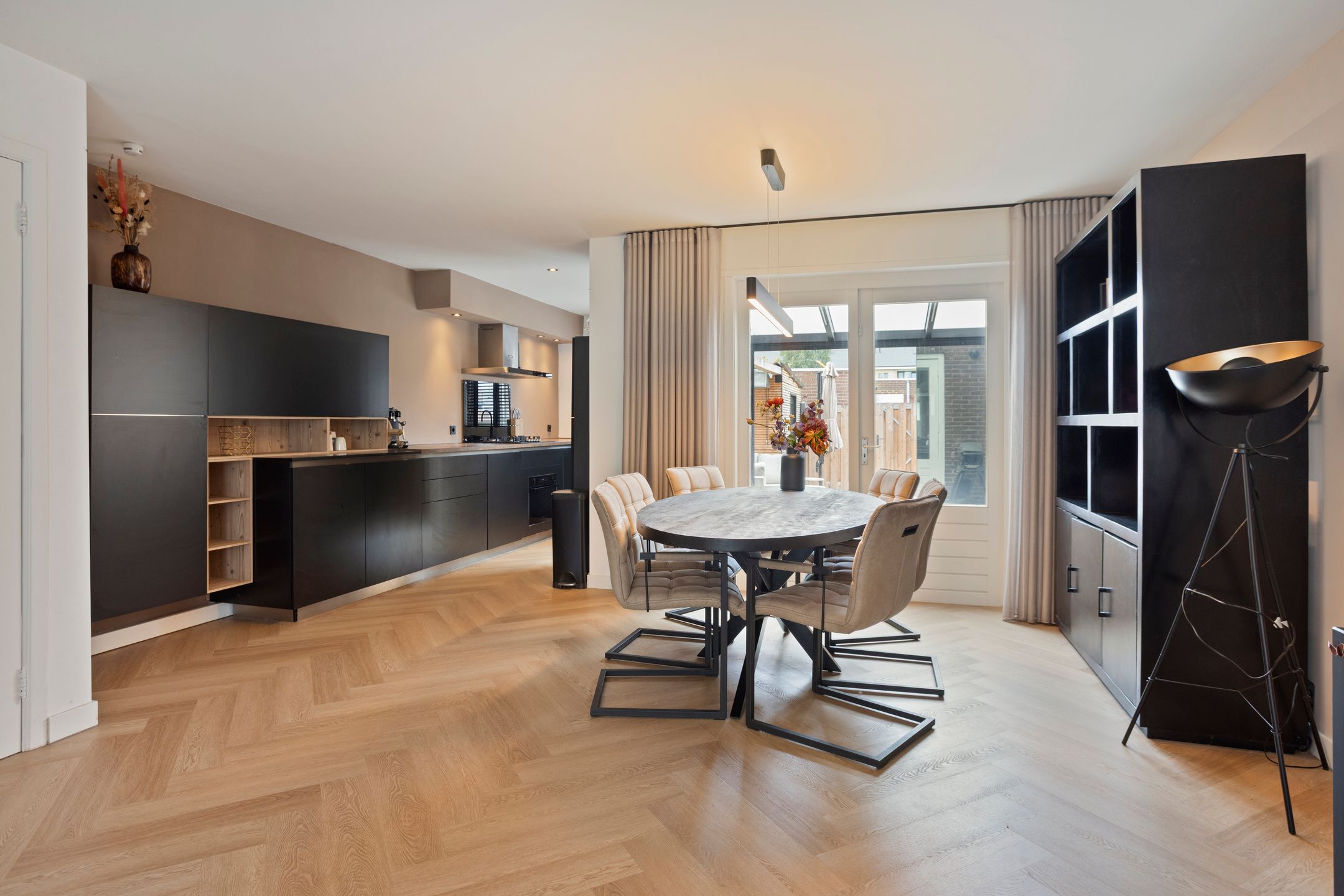 Photo 3 of Pioenroosstraat 9