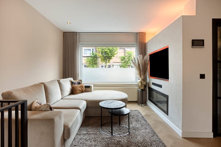 Photo 4 of Pioenroosstraat 9