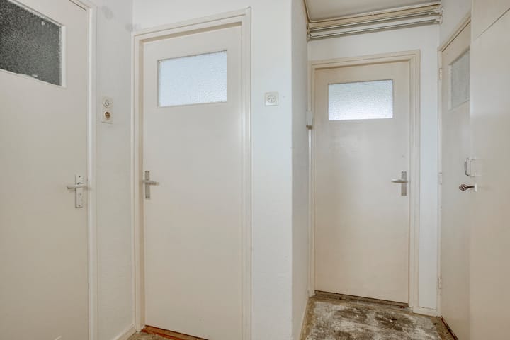Tussenwoning te koop: Wilgenlei 24, Rotterdam