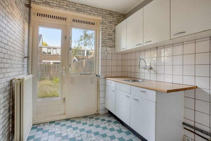 Tussenwoning te koop: Wilgenlei 24, Rotterdam