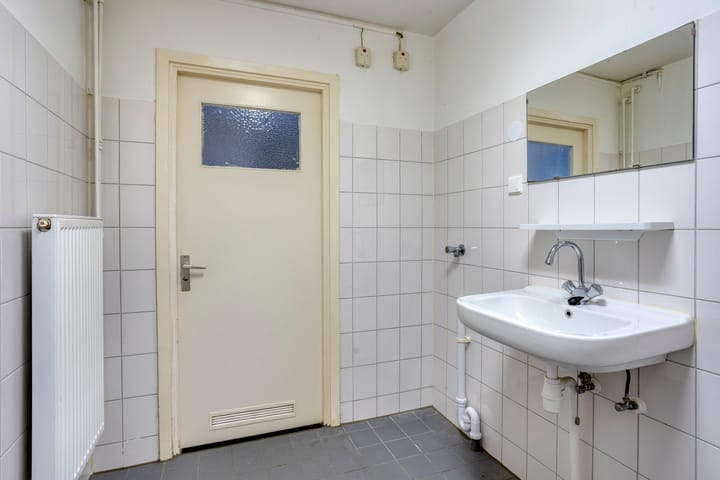 Tussenwoning te koop: Wilgenlei 24, Rotterdam