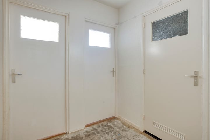 Tussenwoning te koop: Wilgenlei 24, Rotterdam