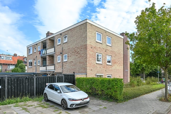 Photo 4 of Antillenstraat 35