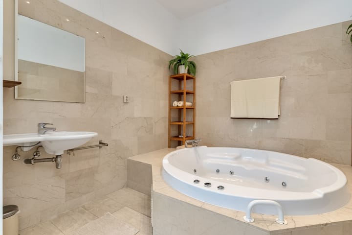 Appartement te koop: Vondelstraat 214, 'S-Gravenhage