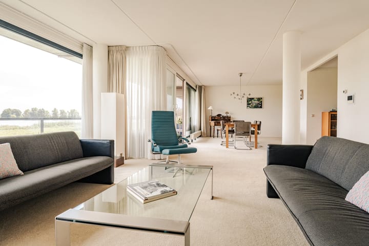 Appartement te koop: L. Springerstraat 140, Velserbroek