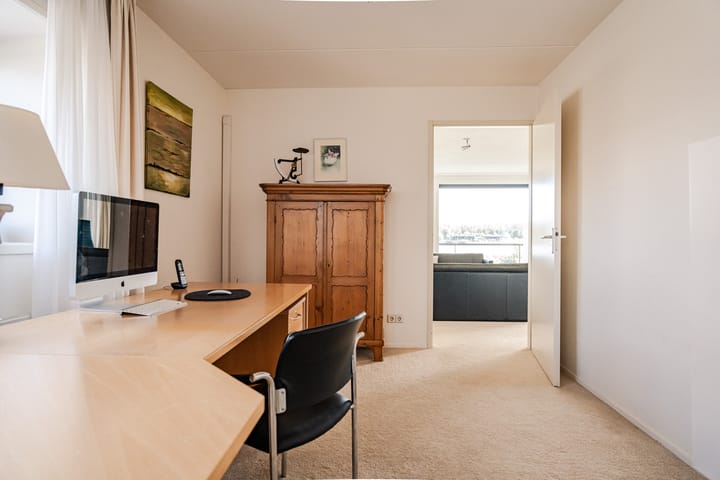 Appartement te koop: L. Springerstraat 140, Velserbroek