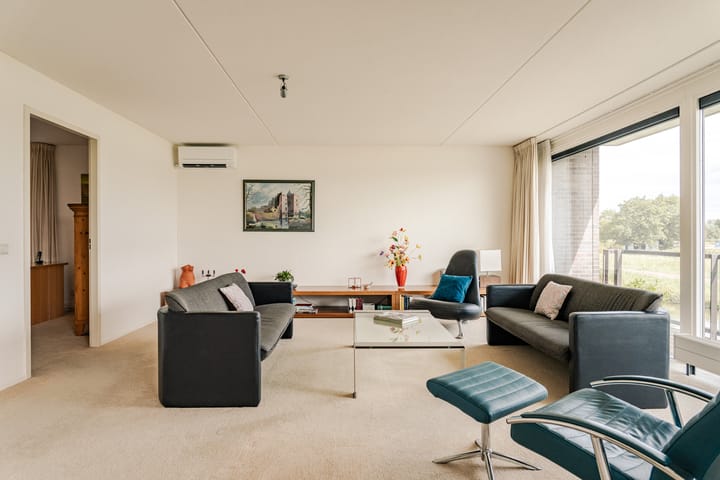 Appartement te koop: L. Springerstraat 140, Velserbroek