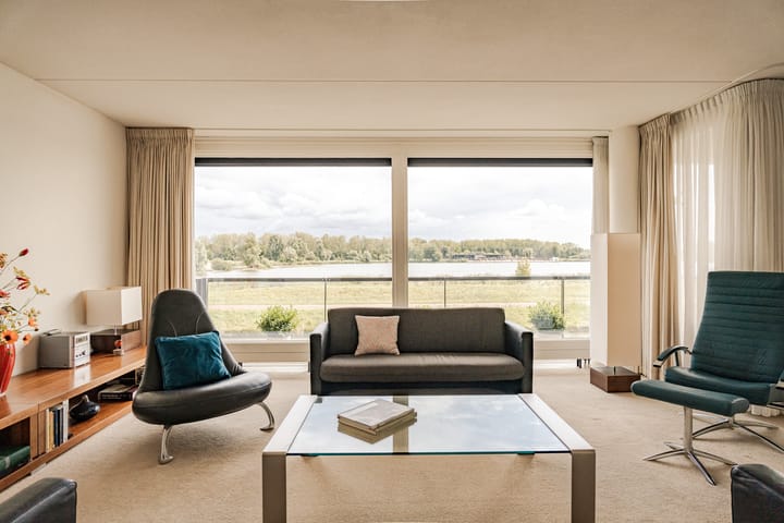 Appartement te koop: L. Springerstraat 140, Velserbroek