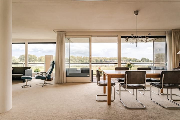 Appartement te koop: L. Springerstraat 140, Velserbroek
