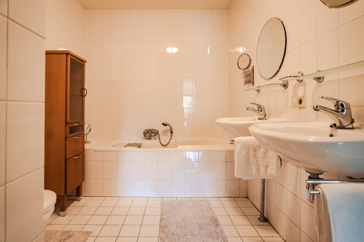 Appartement te koop: L. Springerstraat 140, Velserbroek