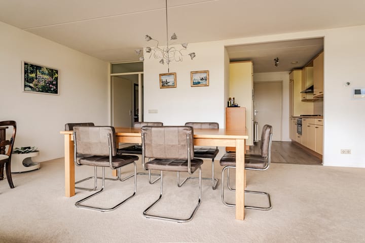 Appartement te koop: L. Springerstraat 140, Velserbroek