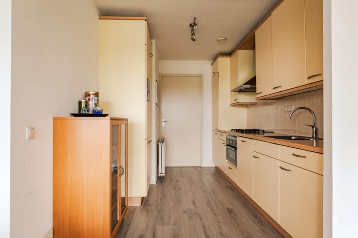 Appartement te koop: L. Springerstraat 140, Velserbroek