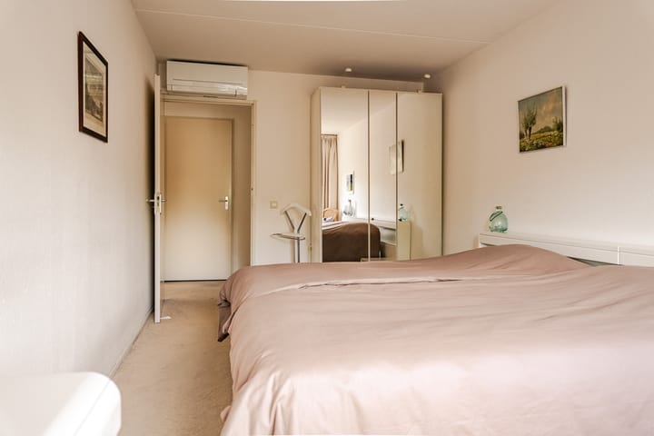 Appartement te koop: L. Springerstraat 140, Velserbroek