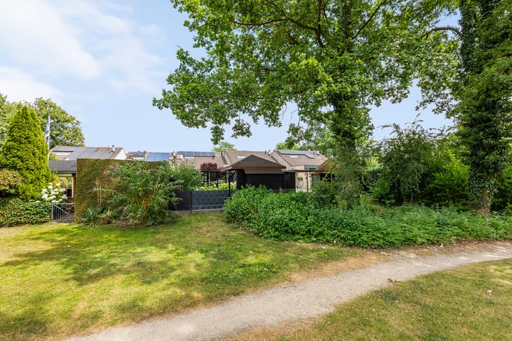 Tussenwoning te koop: Helmkruid 34, Oldenzaal