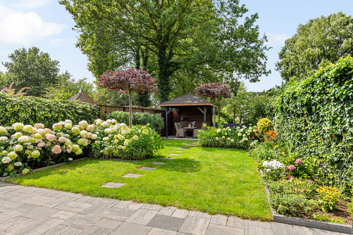 Tussenwoning te koop: Helmkruid 34, Oldenzaal