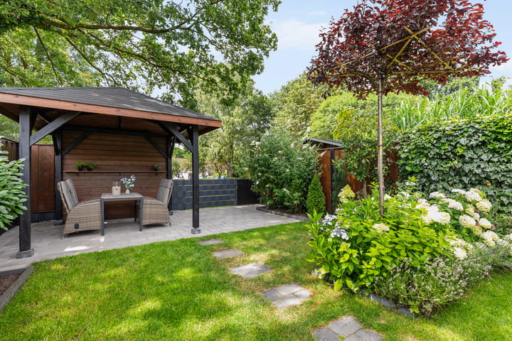 Tussenwoning te koop: Helmkruid 34, Oldenzaal