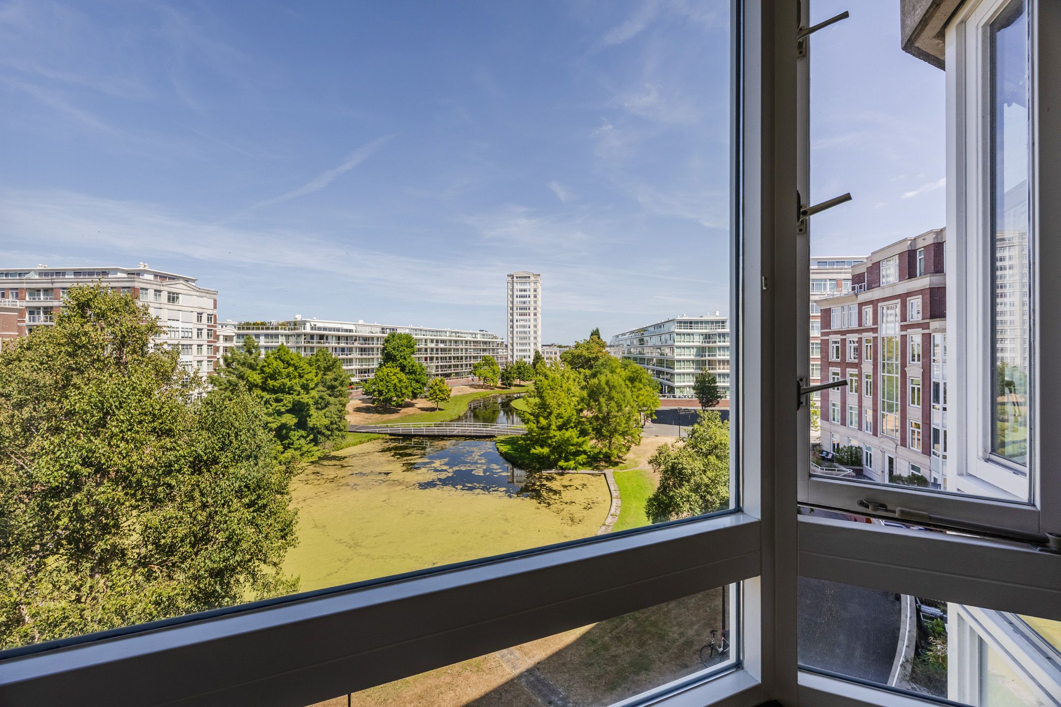 Burgemeester De Monchyplein 141 