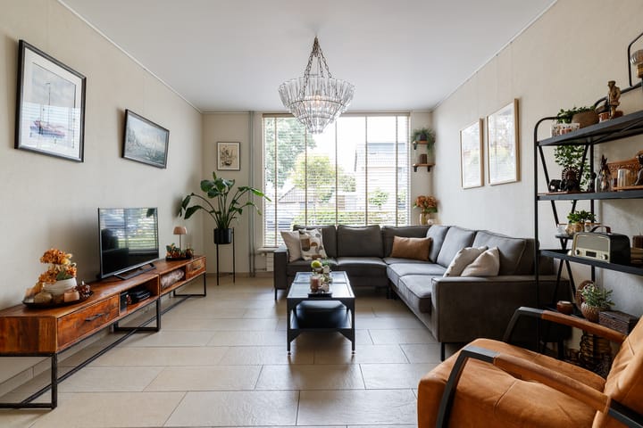 Tussenwoning te koop: Rijnlaan 3, Harmelen