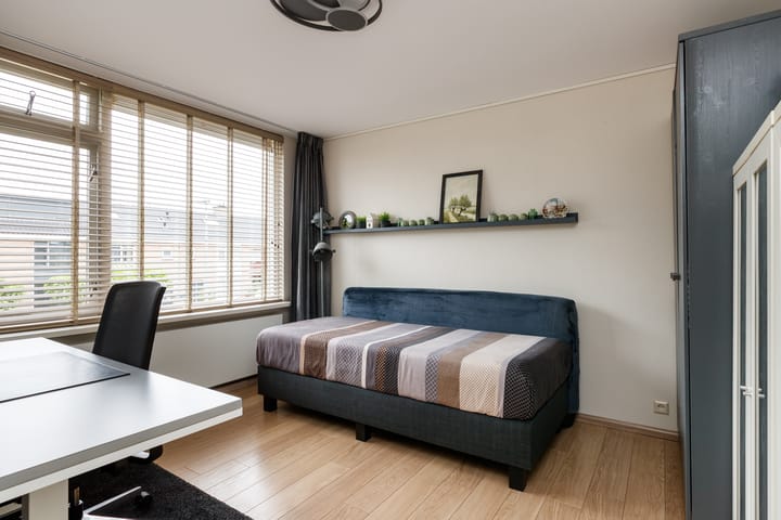 Tussenwoning te koop: Rijnlaan 3, Harmelen