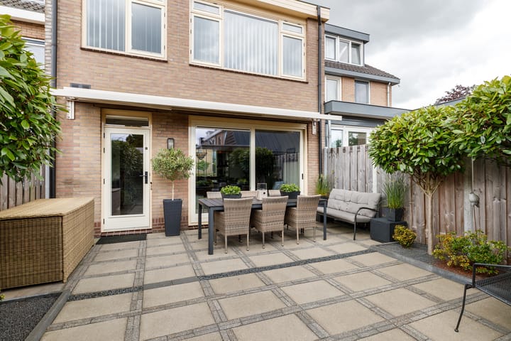 Tussenwoning te koop: Rijnlaan 3, Harmelen
