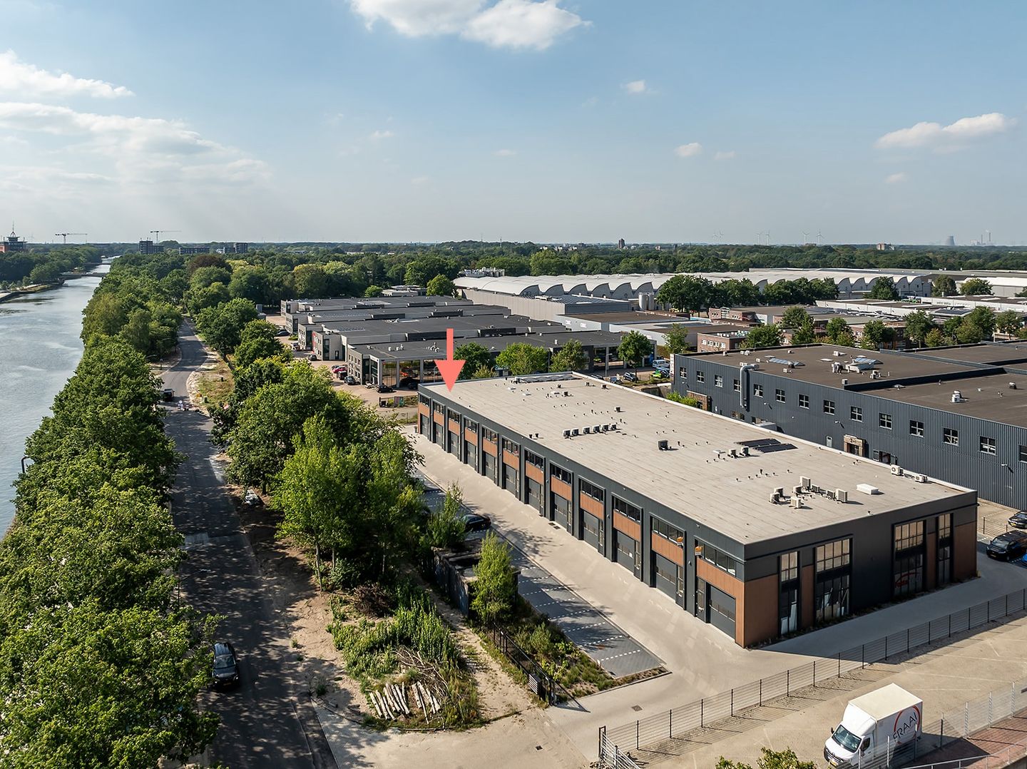 View photo 2 of Everdenberg 4-K