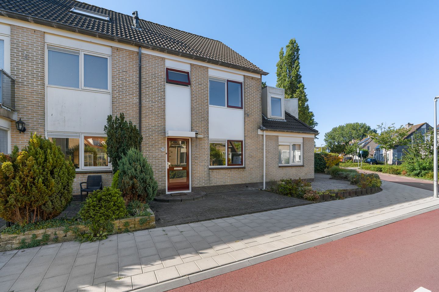 Photo 1 of Roosje Voshoeve 30