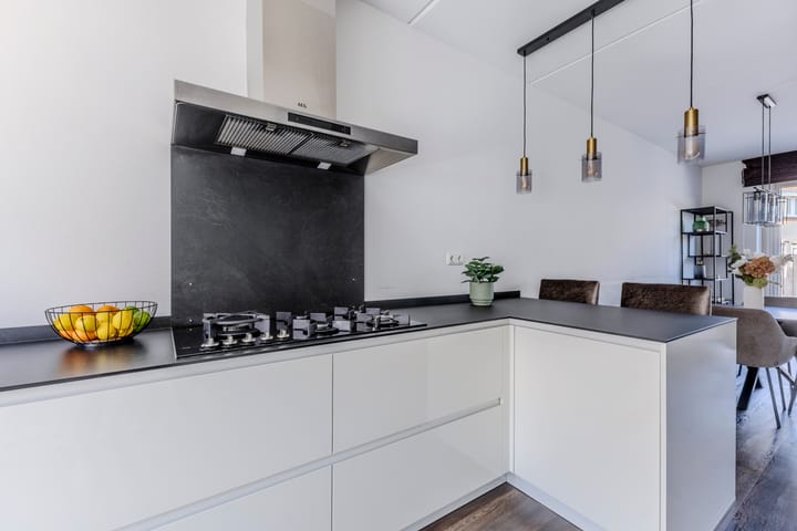 Hoekwoning te koop: Narvastraat 22, Zaandam