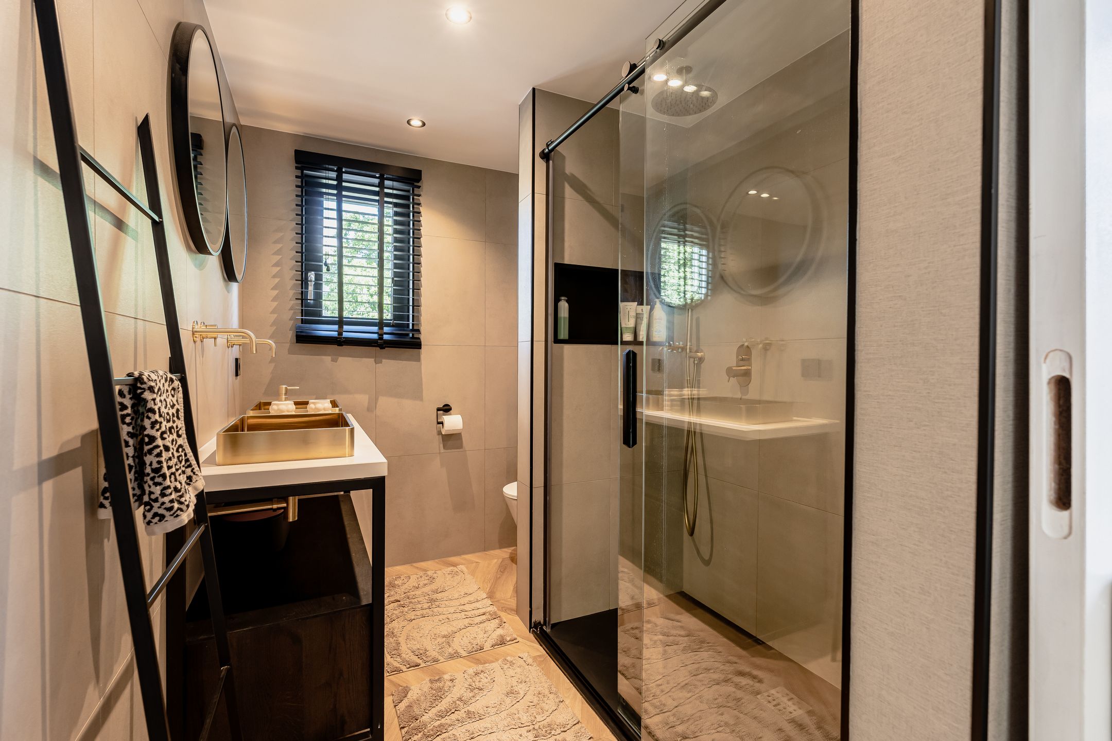 Photo 24 of Prins Bernhardstraat 10