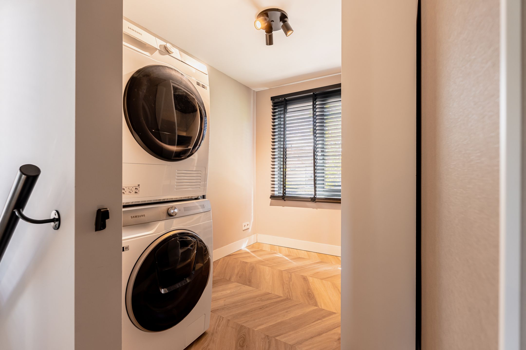 Photo 30 of Prins Bernhardstraat 10