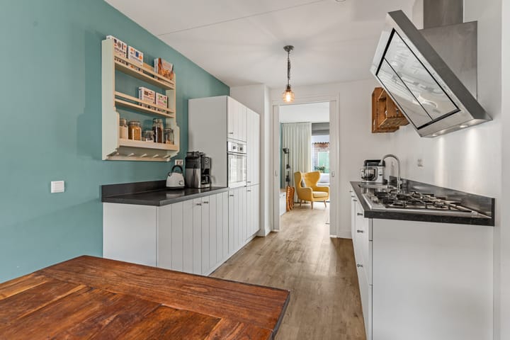 Tussenwoning te koop: Pioenroos 9, Waddinxveen
