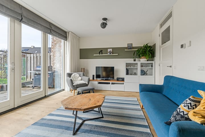 Tussenwoning te koop: Pioenroos 9, Waddinxveen