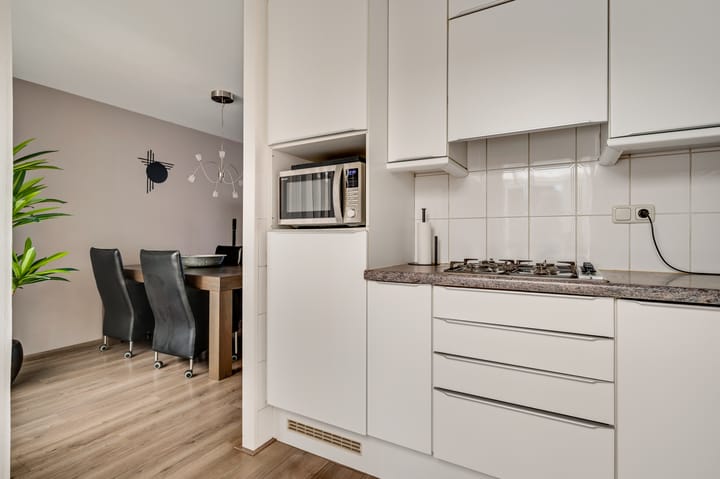 Tussenwoning te koop: Ambachtsingel 28, Roermond