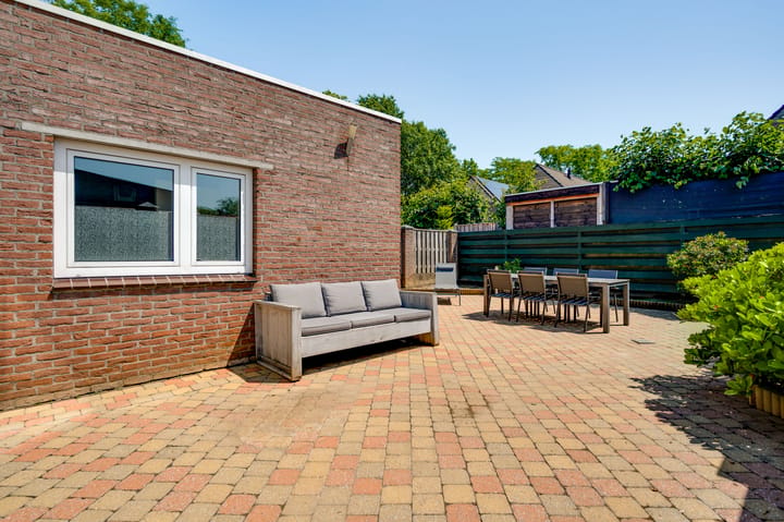 Tussenwoning te koop: Ambachtsingel 28, Roermond