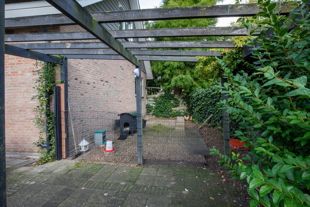 Photo 47 of Oosteinderweg 116