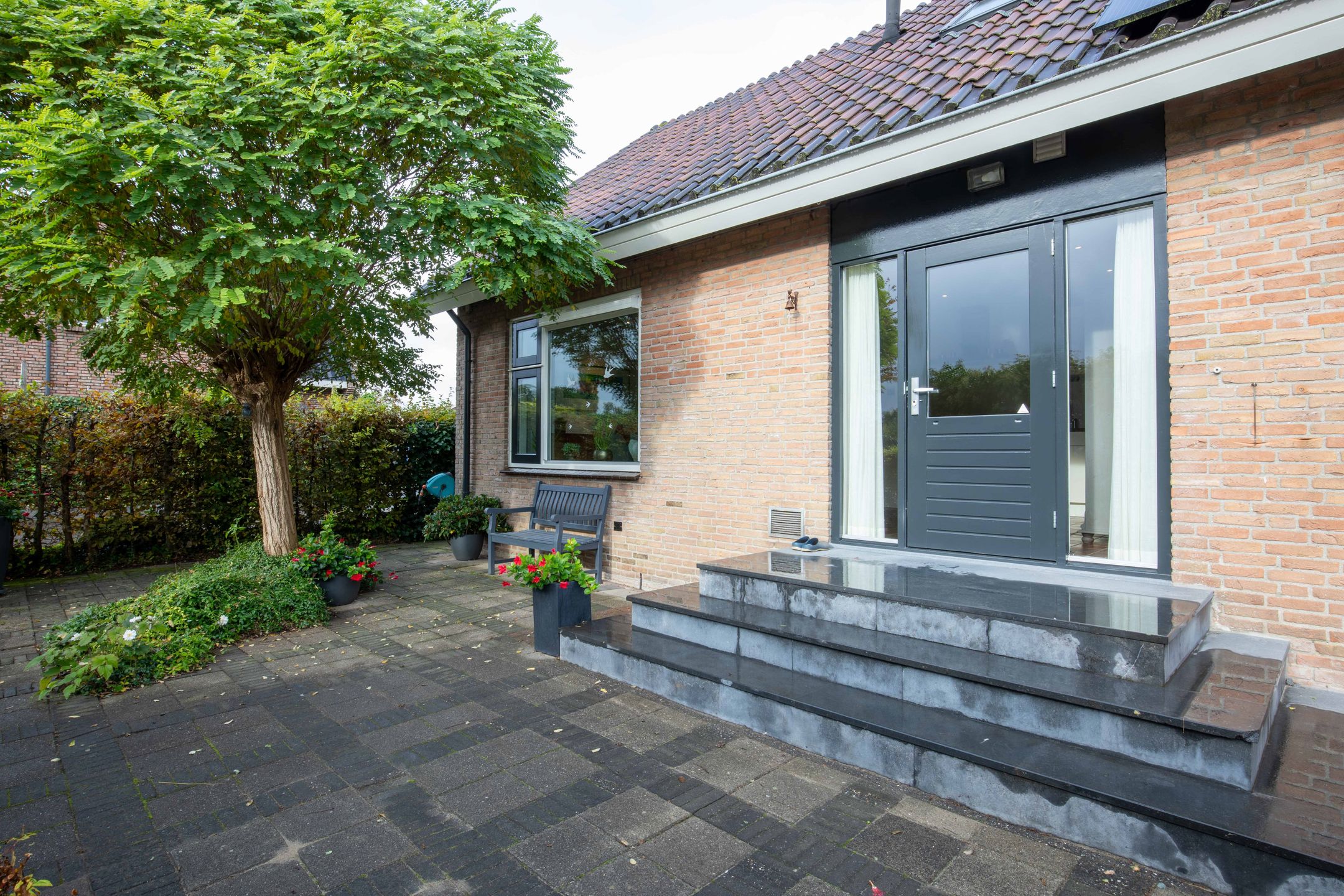 Photo 42 of Oosteinderweg 116