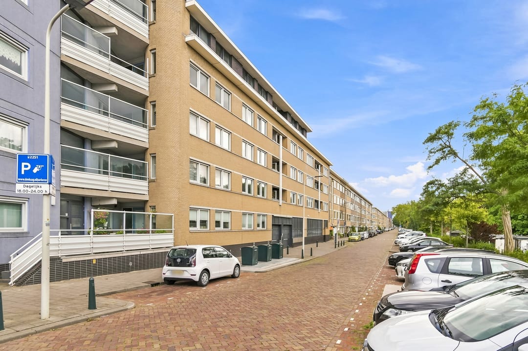 Photo 43 of Troelstrakade 31-A