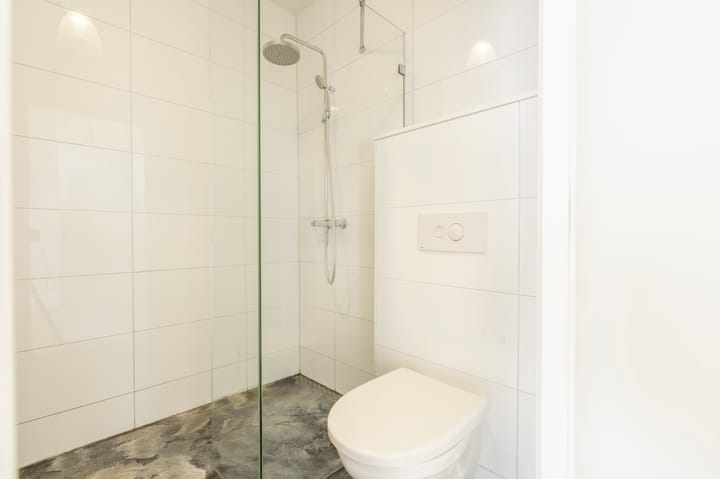 Appartement te koop: Oudedijk 143A02, Rotterdam