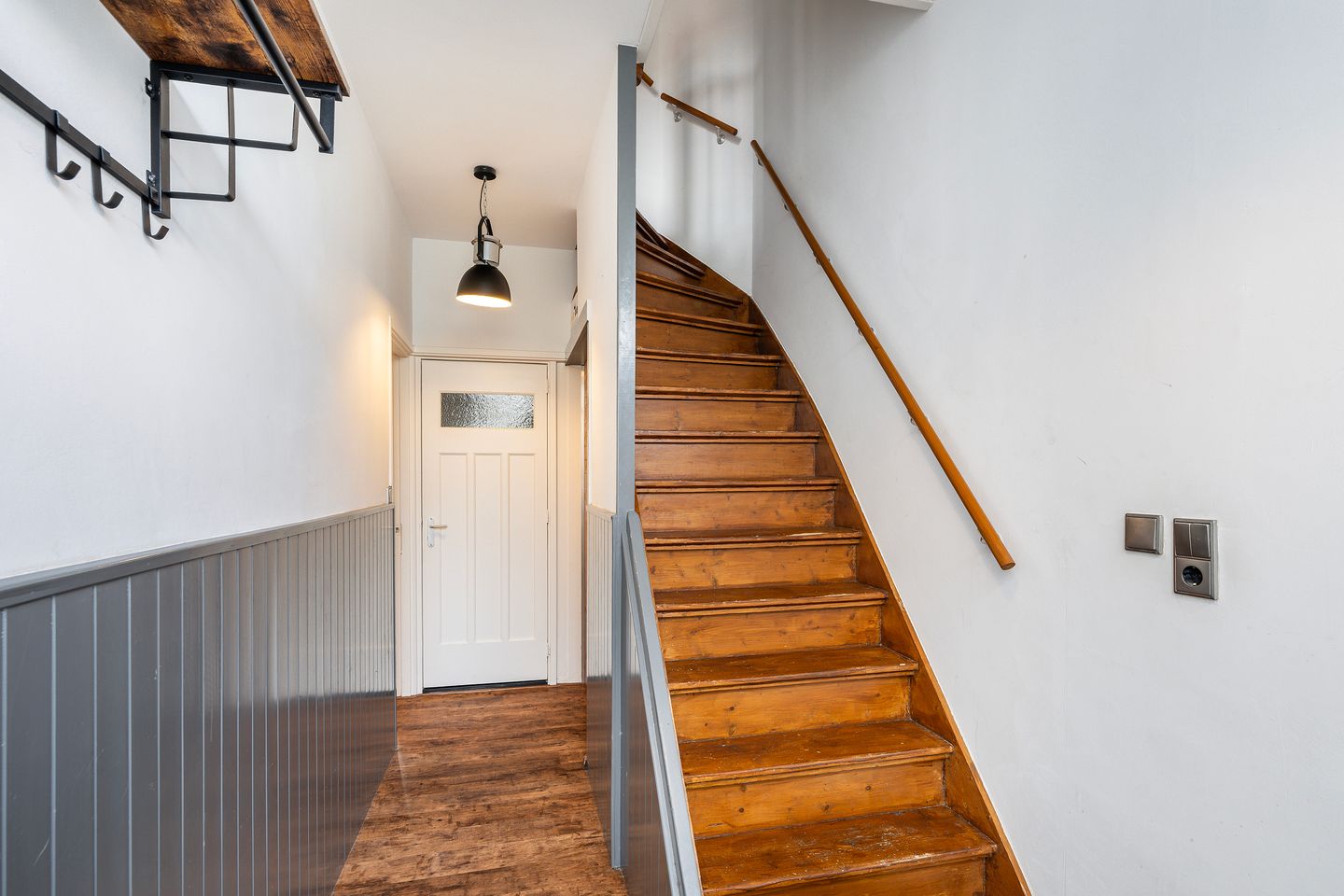 Photo 4 of Numansdorpsestraat 15