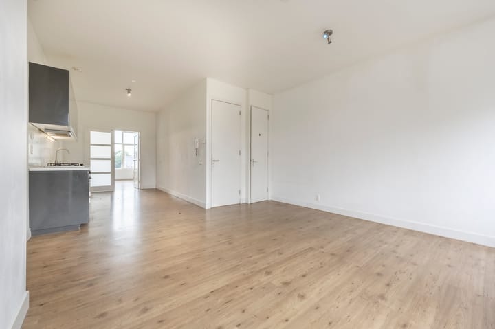 Appartement te koop: Oudedijk 143A02, Rotterdam