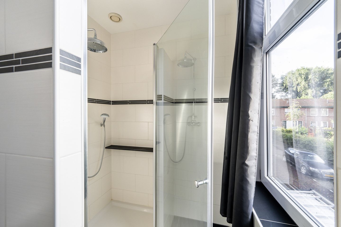 Photo 29 of Numansdorpsestraat 15