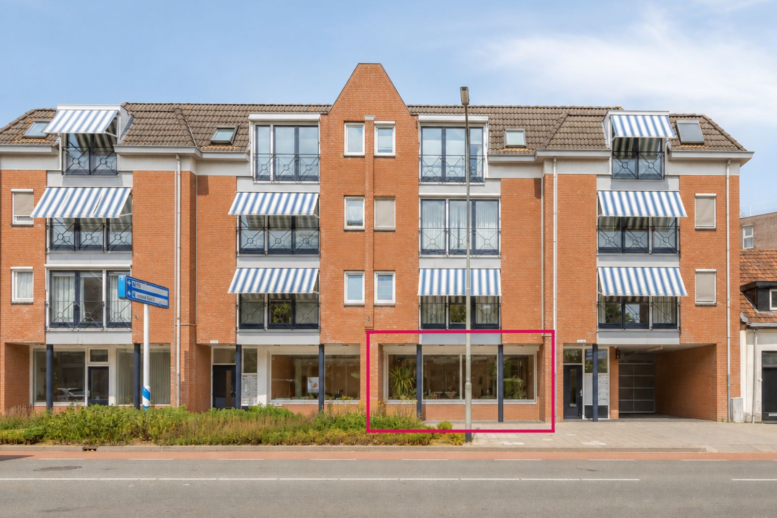 Oostwal 10 
