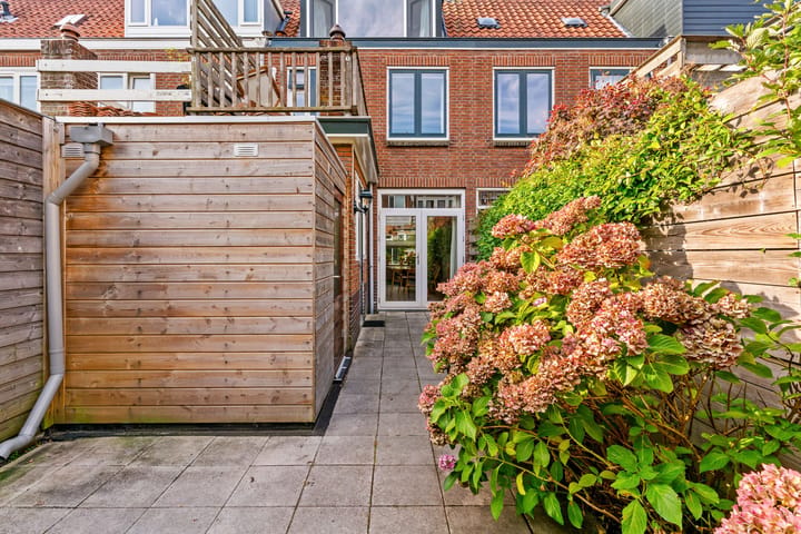 Photo 3 of Buys Ballotstraat 12