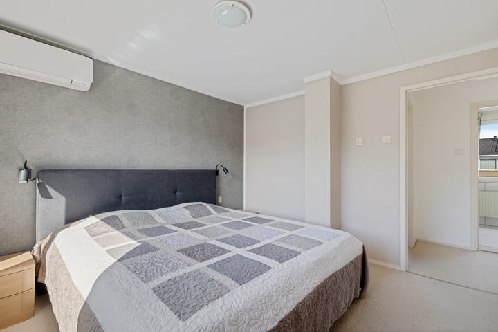 Tussenwoning te koop: Langbos 54, Oosterhesselen